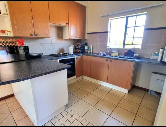 2 BEDROOM APARTMENT FOR SALE IN MOOIKLOOF RIDGE ESTATE